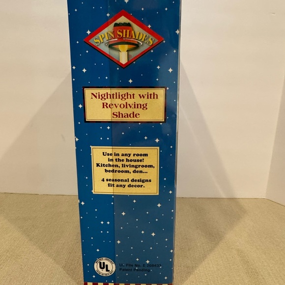 Spin Shades Nightlight with 4 Revolving Four: fruit, Pumpkin, Easter & Winter - Picture 9 of 9